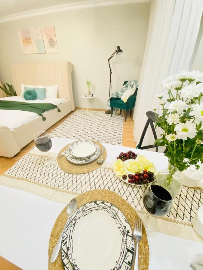 Like Home Apartments&Rooms Almatı Dış mekan fotoğraf