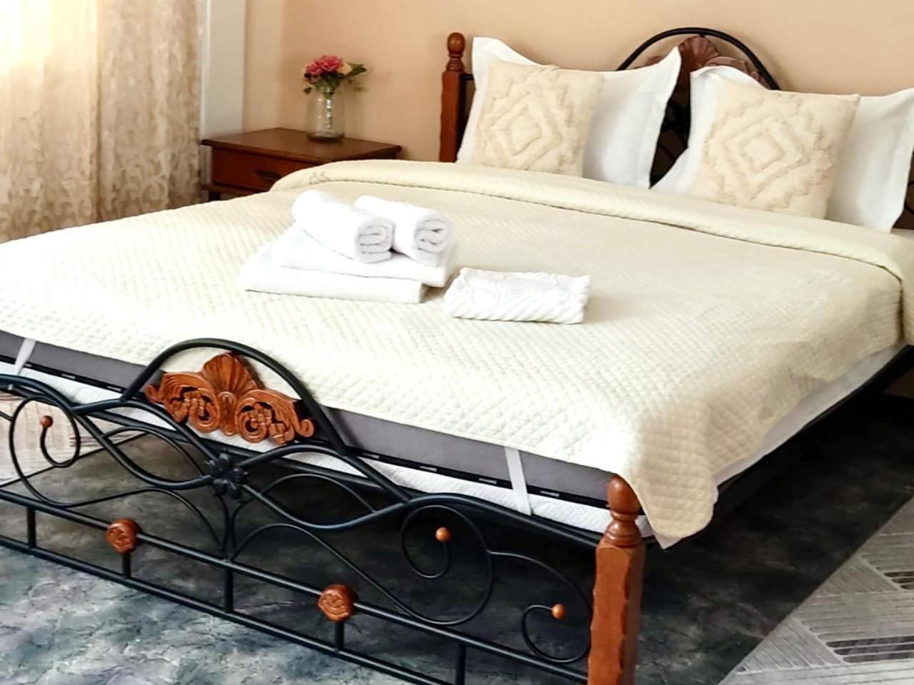 Like Home Apartments&Rooms Almatı Dış mekan fotoğraf